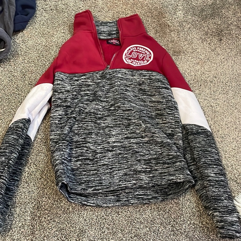 Sweatshirt